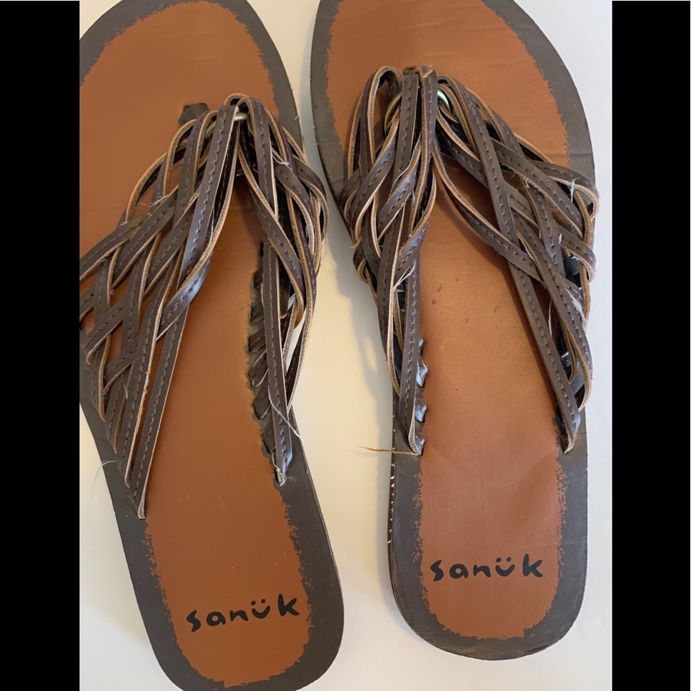 Size 8 Sanuk Flip Flops Sandals